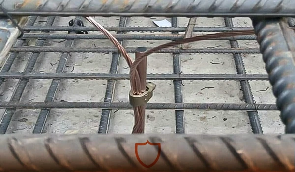 مزایای استفاده از میلگرد همبندی به جای سیم مسی:
صرفه اقتصادی و در دسترس بودن، سطح تماس بیشتر با زمین، دوام و مقاومت بالا